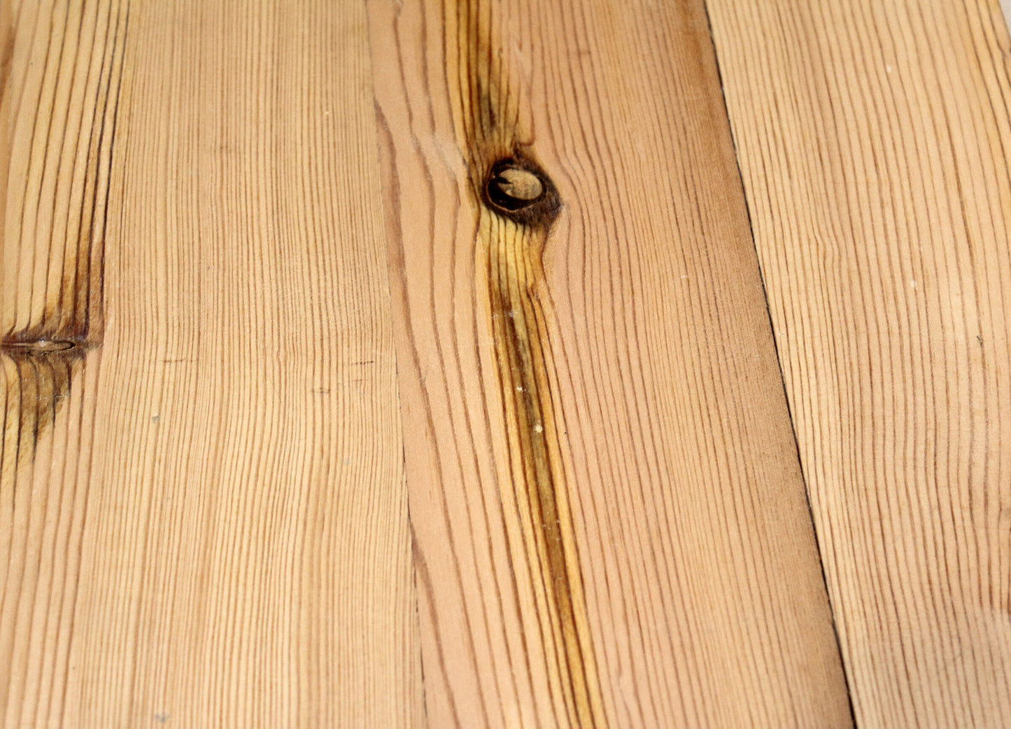 Reclaimed Yellow Pine Flooring Sample image