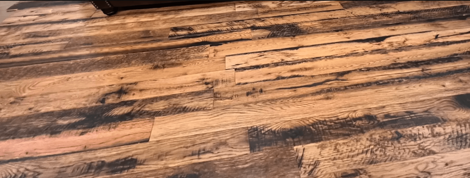 Reclaimed Kentucky Race Horse Fence Plank Engineered Flooring close up 6
