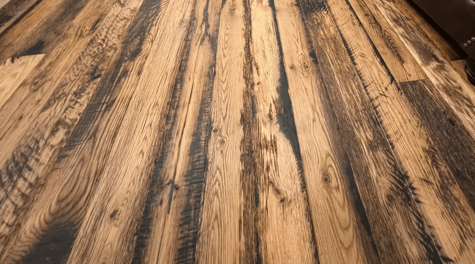 Reclaimed Kentucky Race Horse Fence Plank Engineered Flooring close up 5