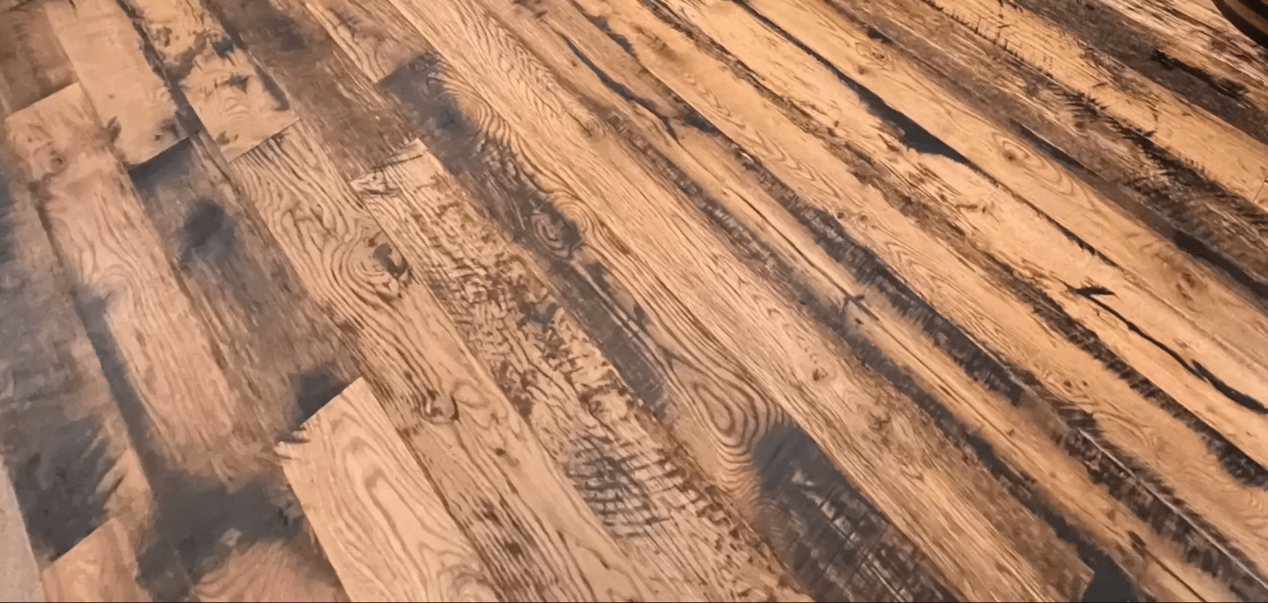 Reclaimed Kentucky Race Horse Fence Plank Engineered Flooring close up 2