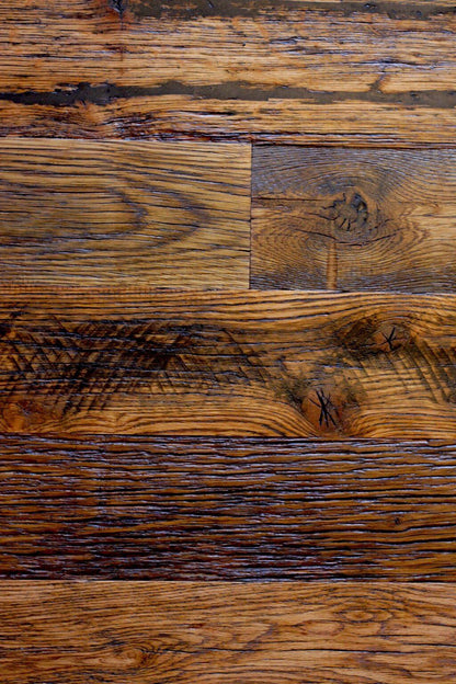 Racehorse Oak Red & White Mix Skip/Wire-Brushed flooring up close